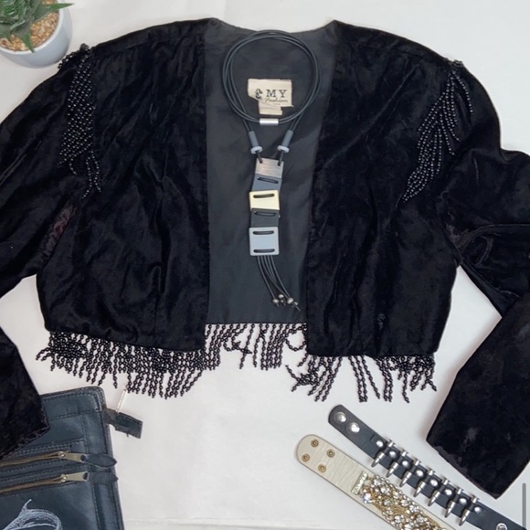 Vintage black velvet bolero jacket with fringe beads and shoulder pads - Picture 6 of 7